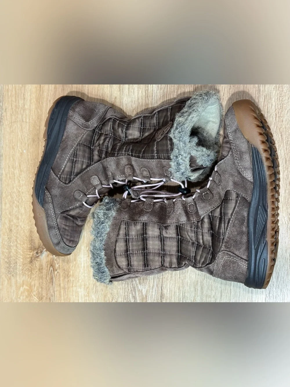 Teva Girls Brown Winter Boots with Pink Laces Size 3
